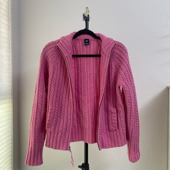 GAP Pink Wool Cardigan Sweater with Front Zipper | Sz M | 100% Lamb Wool ๐ - Picture 13 of 13